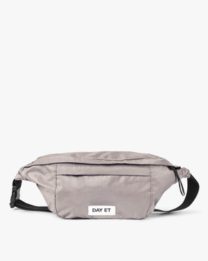 Day Gweneth RE-S Bum L