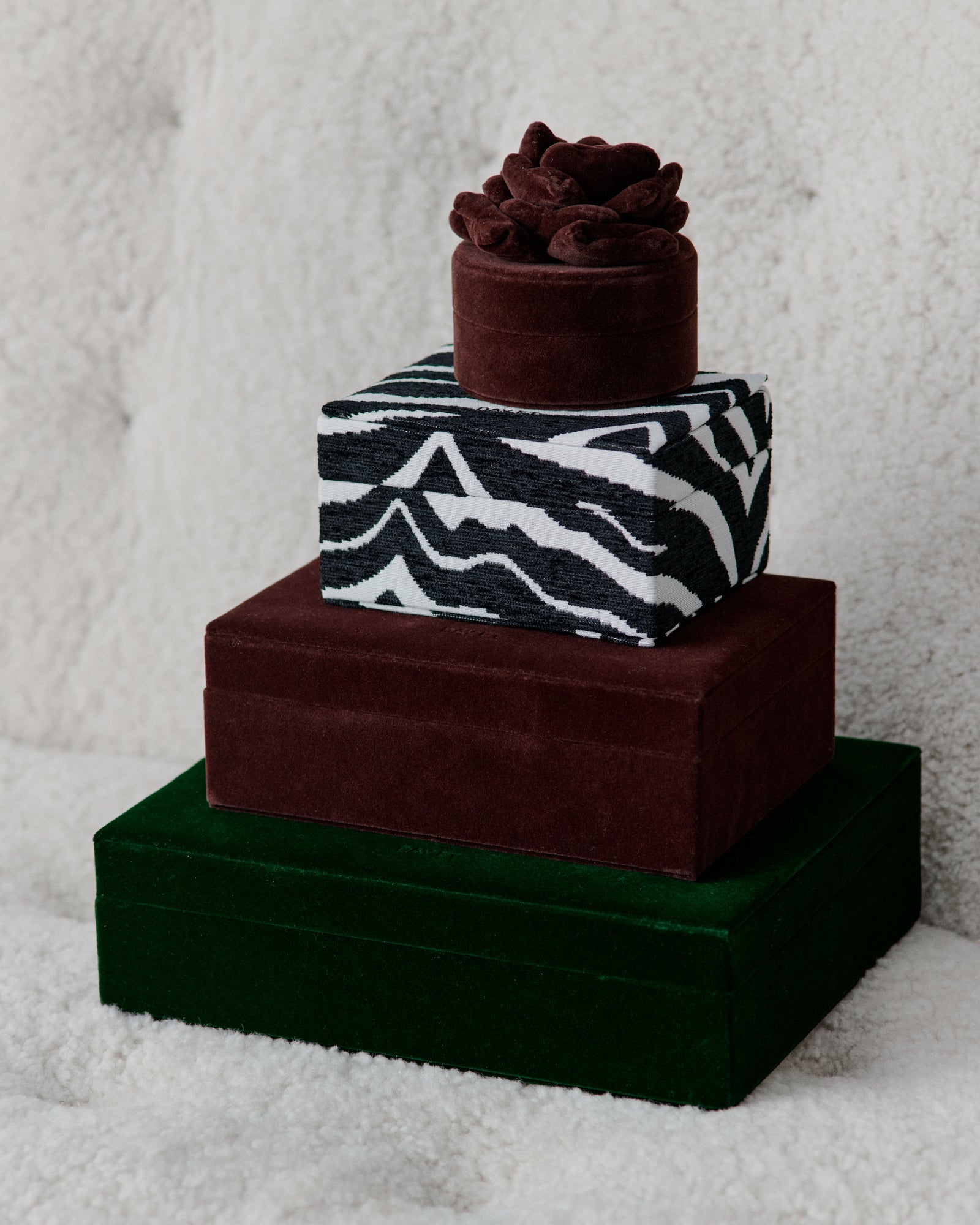 Day Velvet Flower Jewelry Round