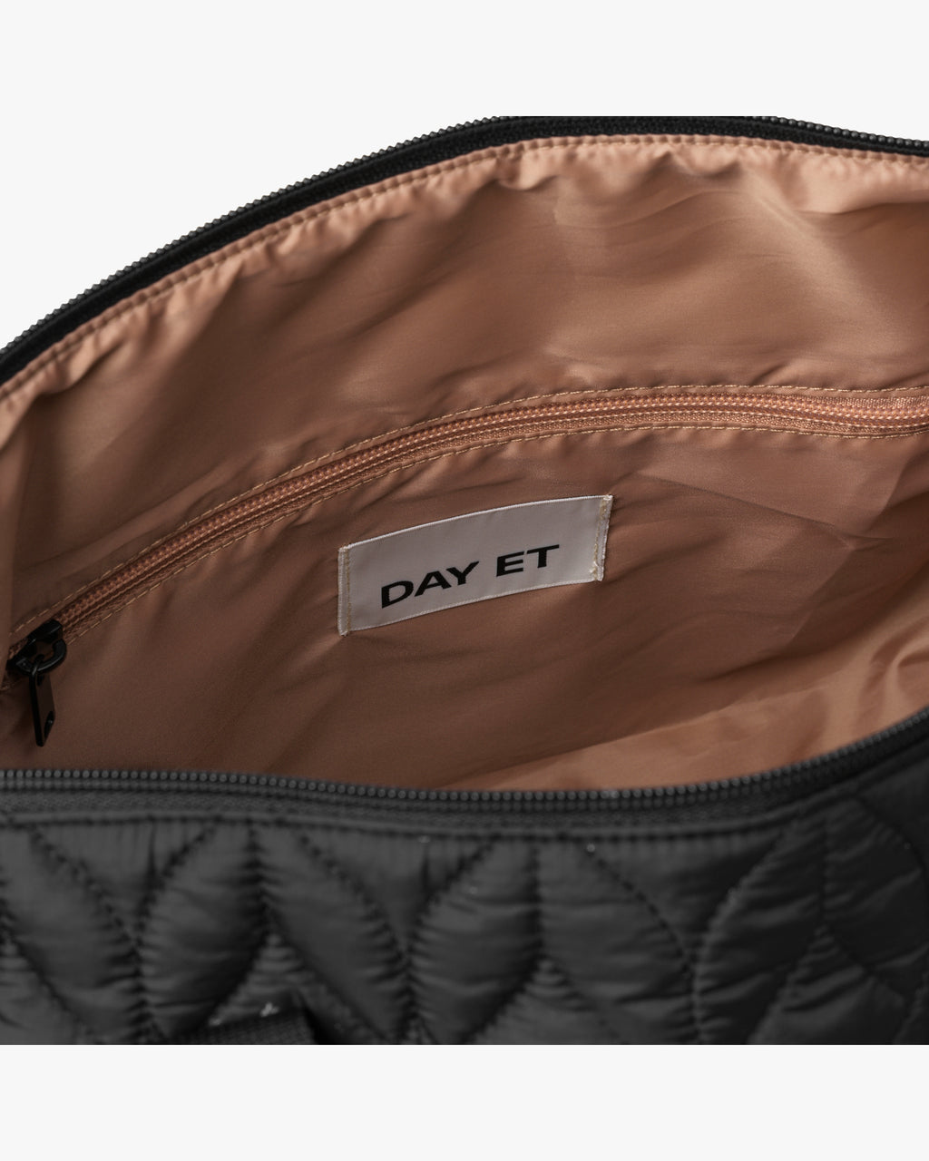Medium Quilted Twist Shopper Bag