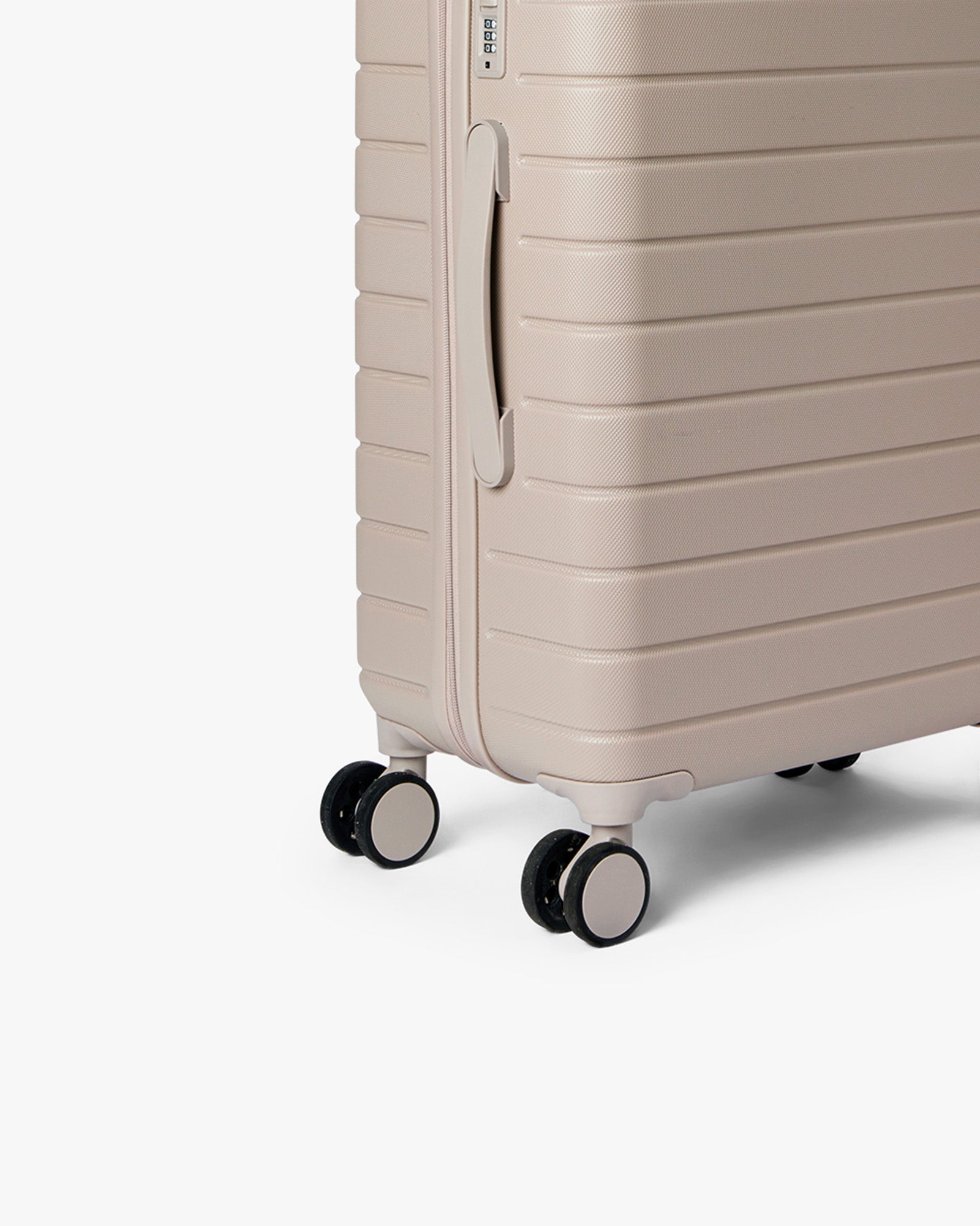 DAY ET Suitcase 2psWheels 24" 28"